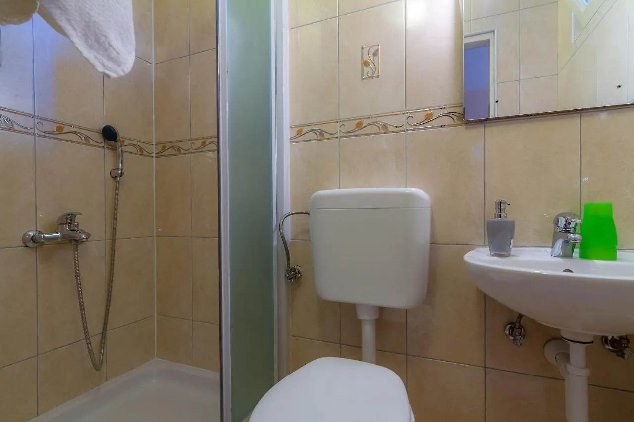Apartman Haus Maja Banjol Apartment
