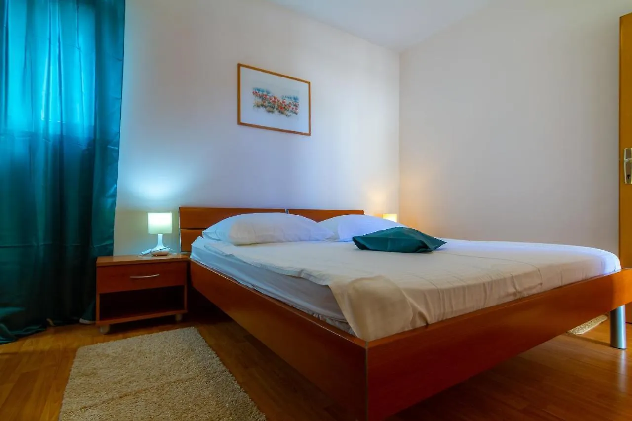 Apartman Haus Maja Banjol 0*,  Croatia