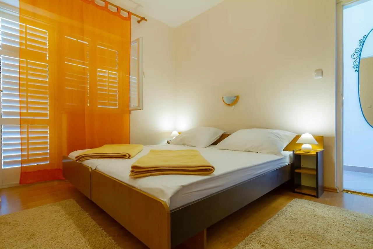 Apartman Haus Maja Banjol 0*,  Croatia