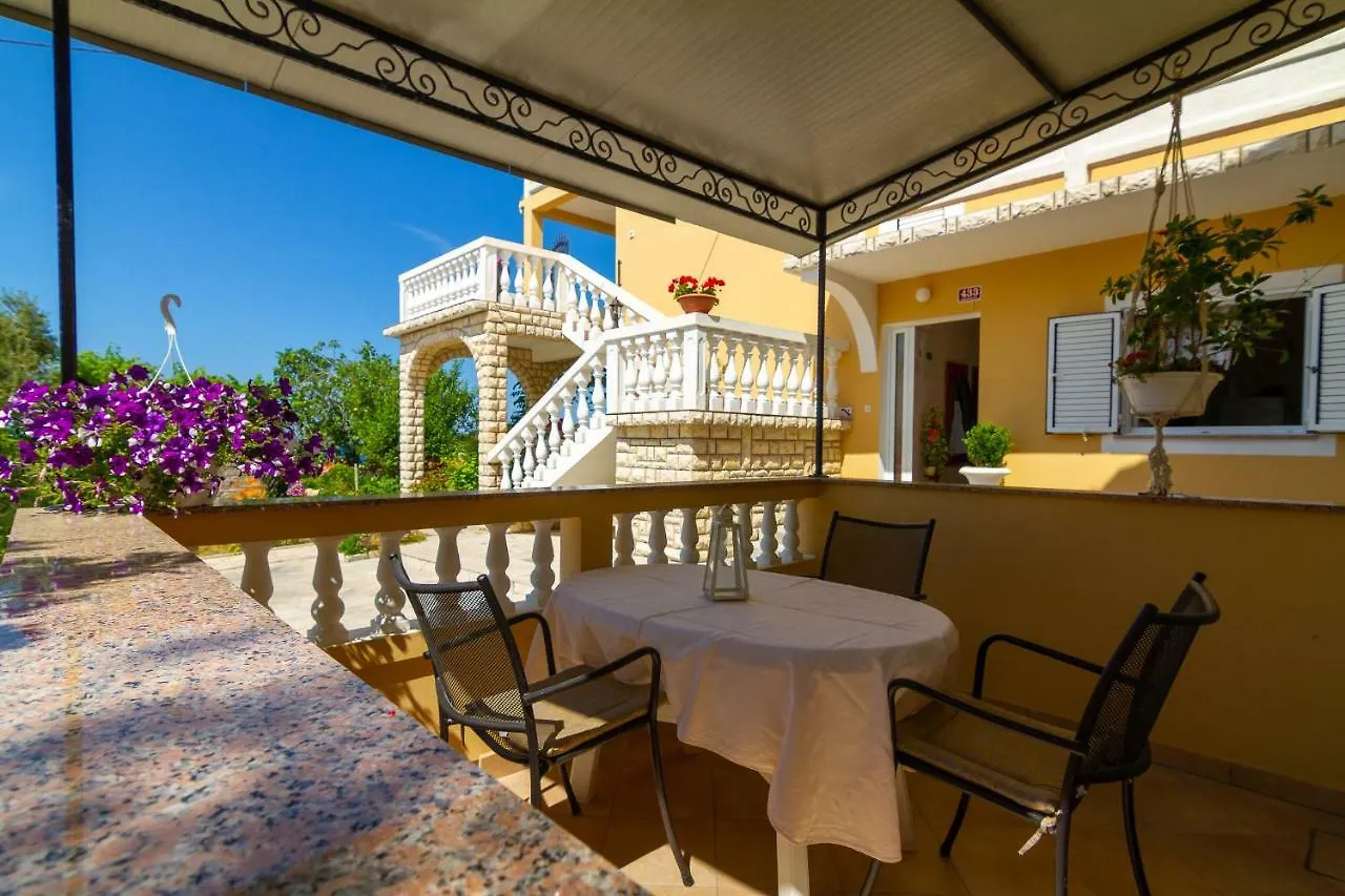 Apartman Haus Maja Banjol Croatia