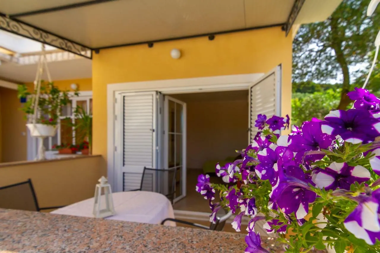 Apartman Haus Maja Banjol 0*,  Croatia