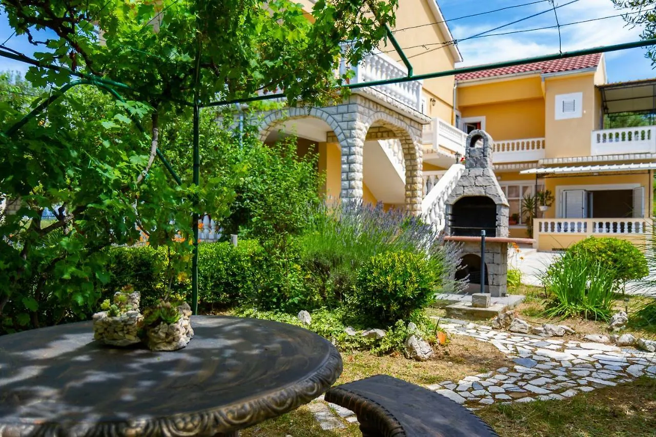 Apartman Haus Maja Banjol